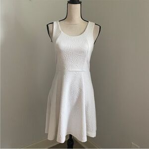 Express White Floral Textured Sleeveless Fit & Flare Casual Skater Dress size XS